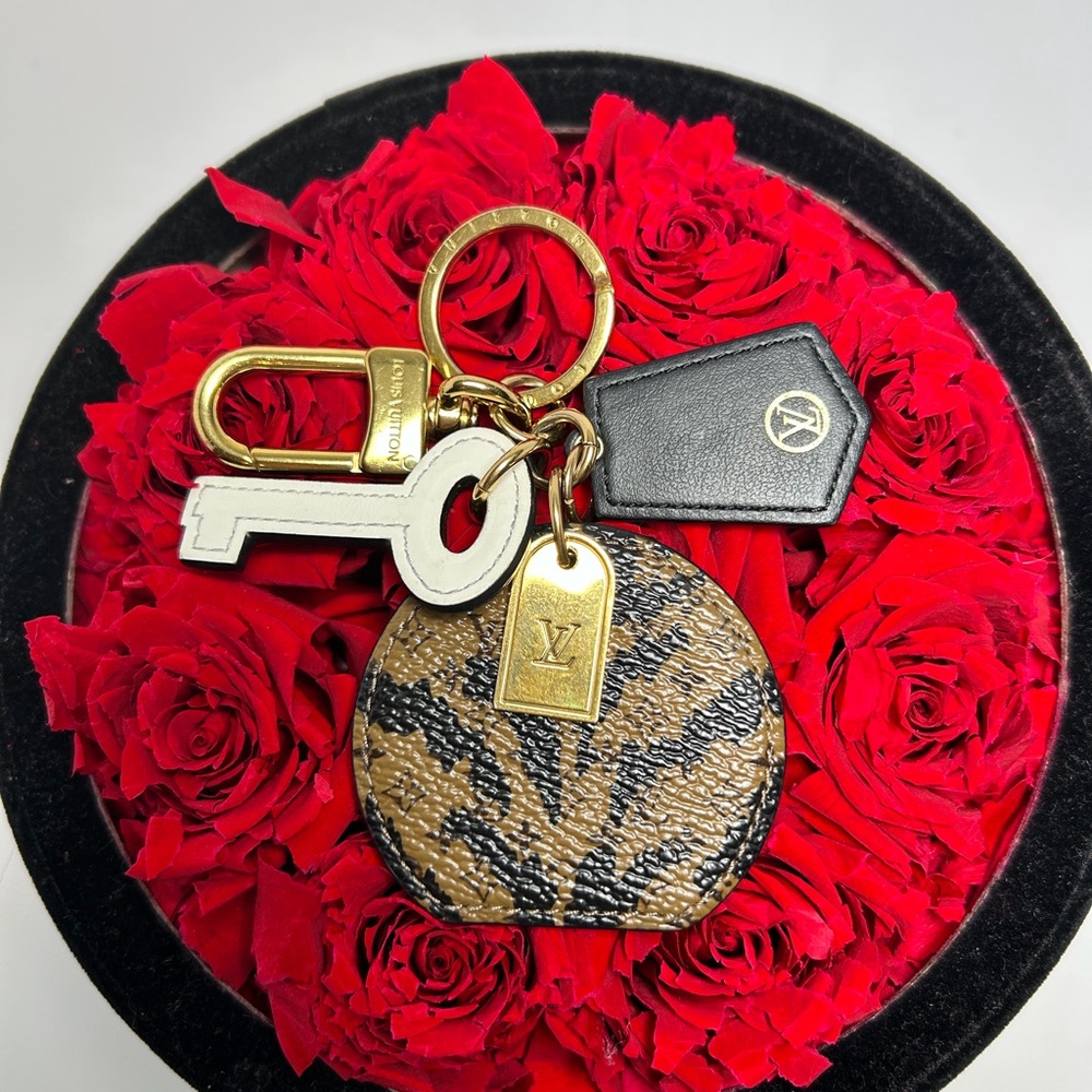Louis Vuitton Boîte Chapeau Monogram Jungle Print Collection Bag Charm